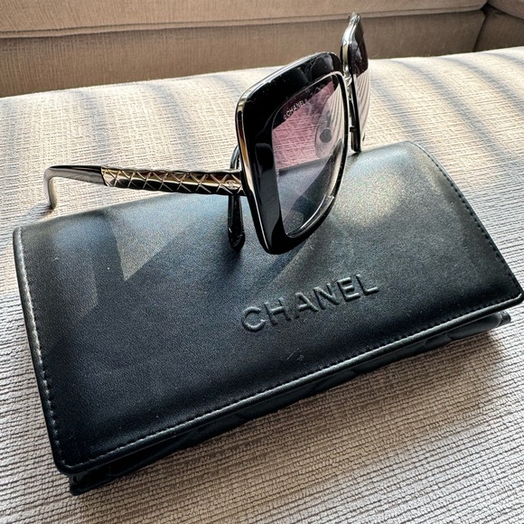 CHANEL sunglasses - Picture 2 of 7